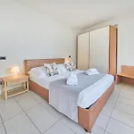Apartmanhotel Front 4*