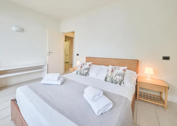 Front Apartahotel 4*