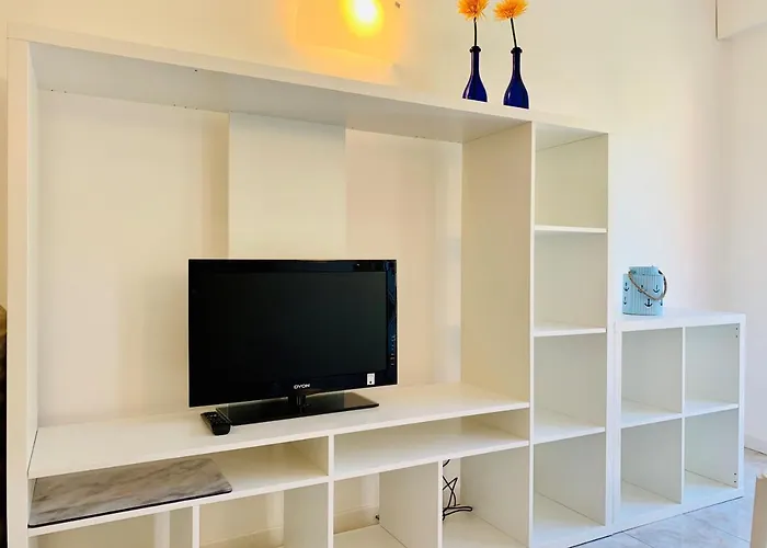 מלון דירות Front