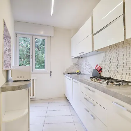 Front מלון דירות