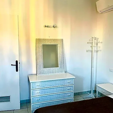 Front Aparthotel