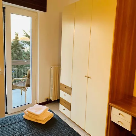 Front מלון דירות 4*