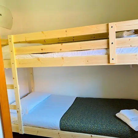 Front Apartmanhotel 4*